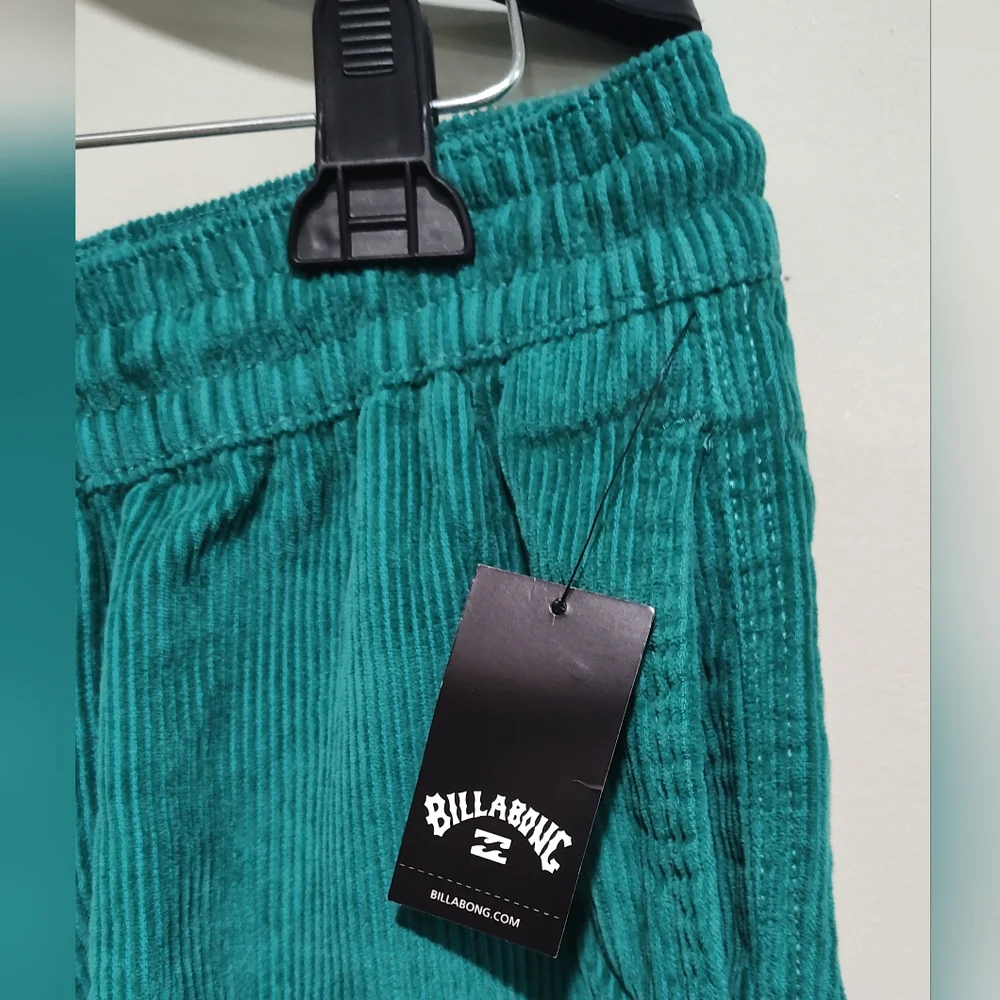 Billabong Mike EW Corduroy Shorts Men's S Green Relaxed Comfy - New With Tags - Picture 2 of 8